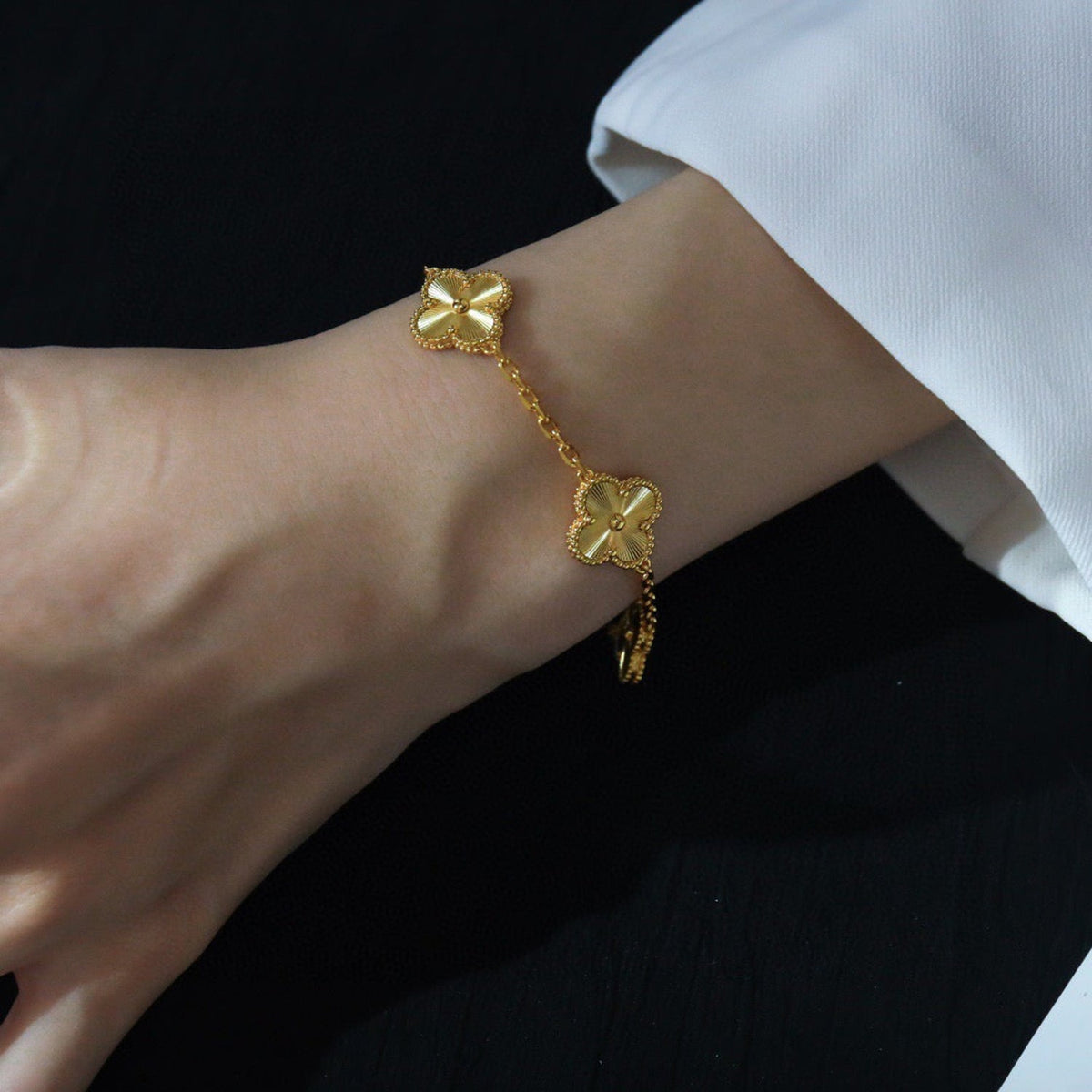 [Limara]  CLOVER 5 MOTIF LASER BRACELET COLLECTION