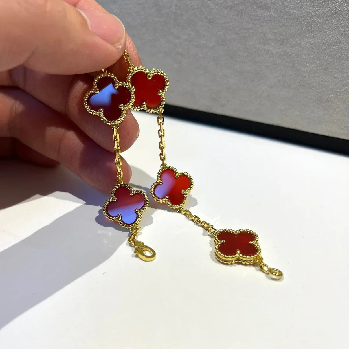[Limara]LUCKY CLOVER 5-MOTIF BRACELET - RED CARNELIAN COLLECTION