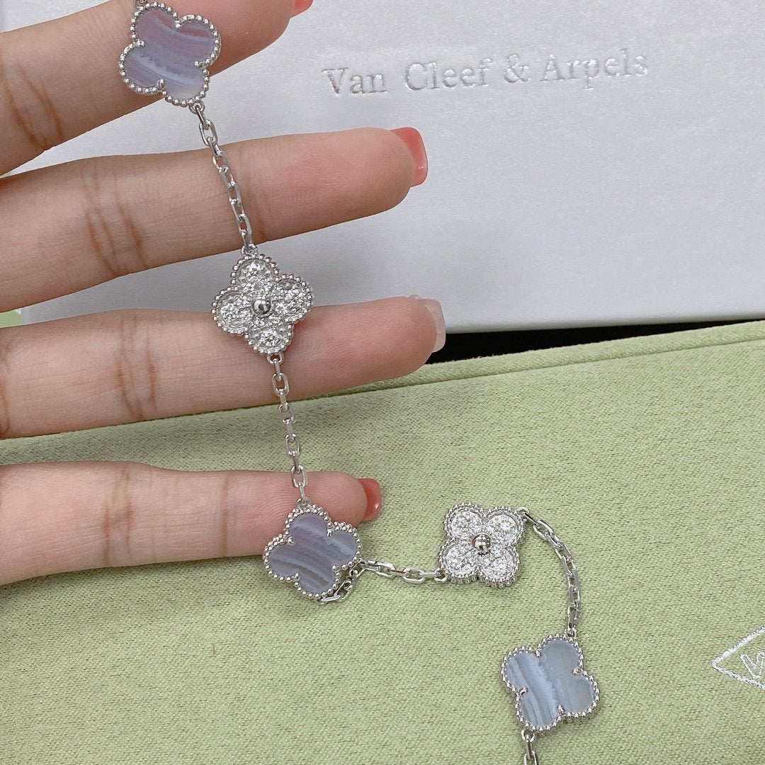 [Limara]LUCKY CLOVER 5-MOTIF BRACELET - PURPLE CHALCEDONY COLLECTION