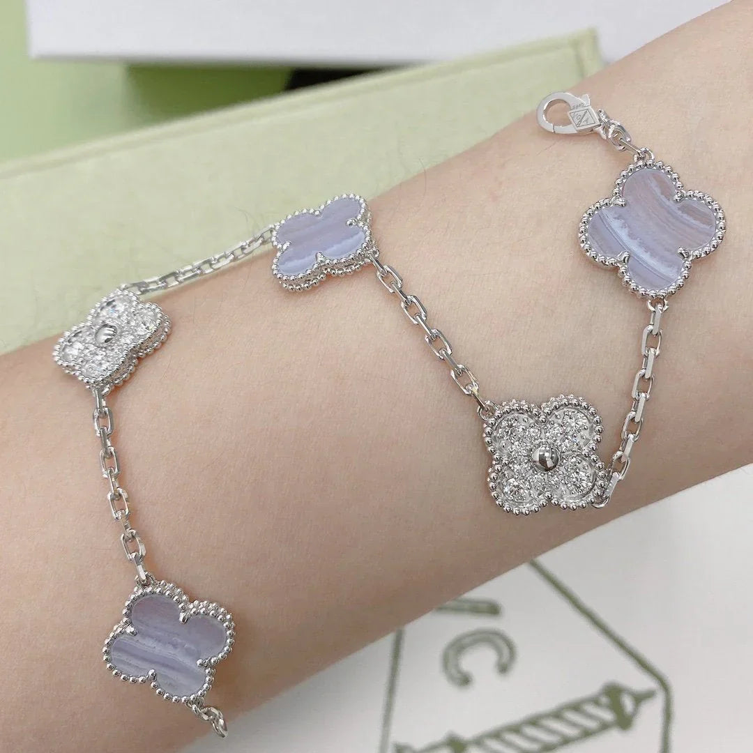 [Limara]LUCKY CLOVER 5-MOTIF BRACELET - PURPLE CHALCEDONY COLLECTION