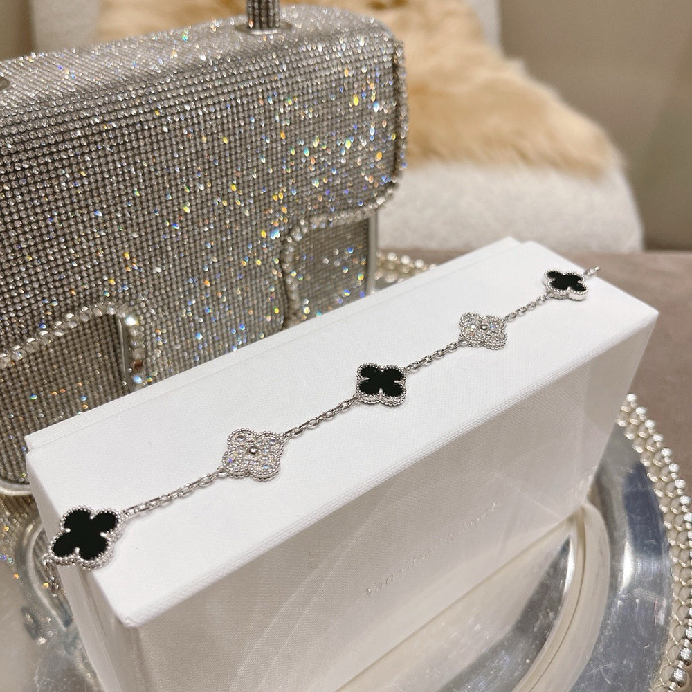 [Limara]LUCKY CLOVER 5-MOTIF BRACELET - BLACK OXNY COLLECTION
