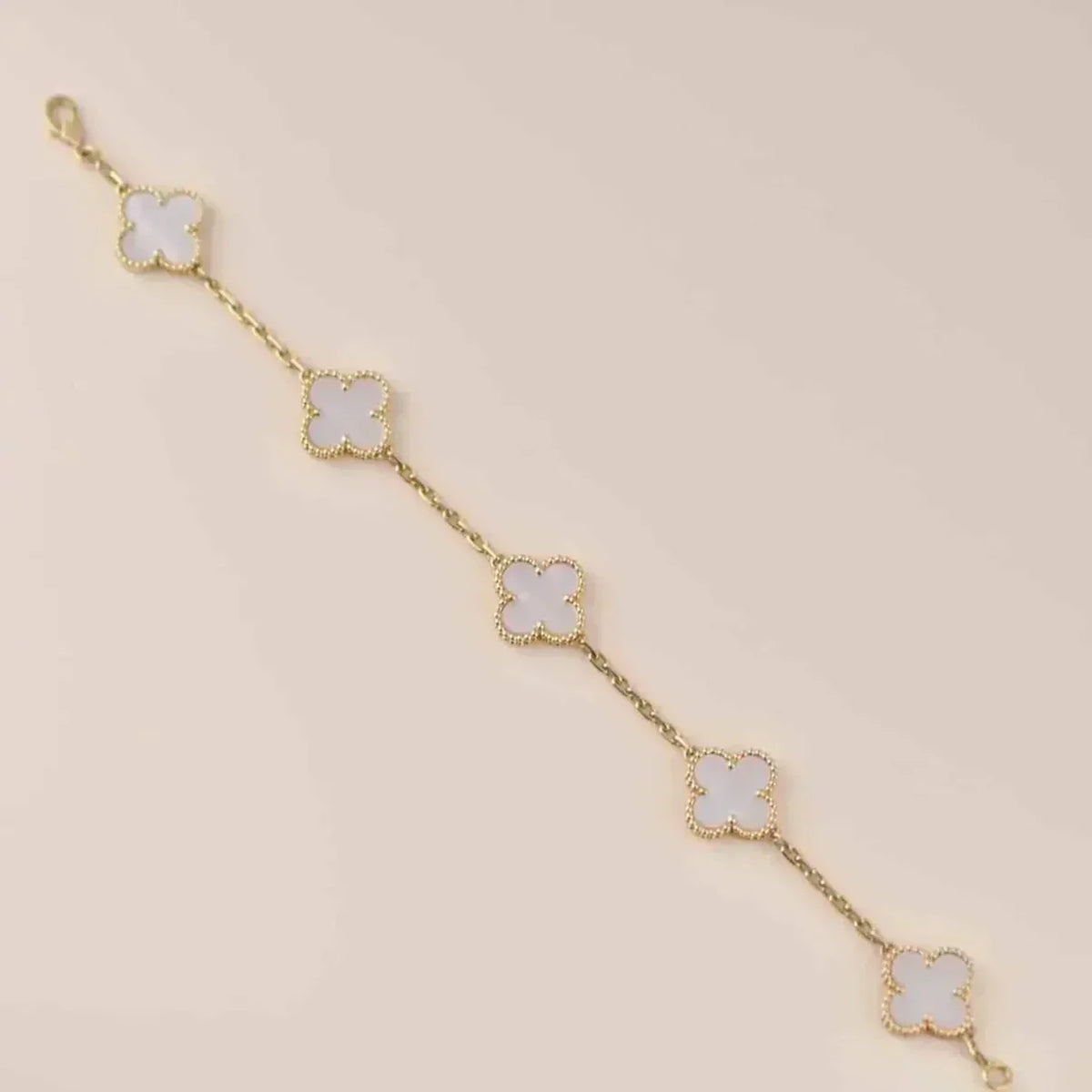 [Limara]LUCKY CLOVER 5-MOTIF BRACELET - WHITE MOTHER-OF-PEARL COLLECTION