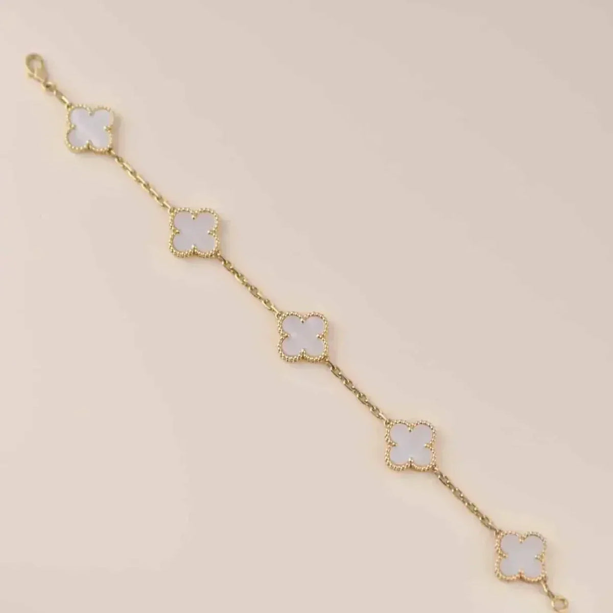 [Limara] CLOVER WHITE PEARL MOP 5 MOTIF BRACELET COLLECTION