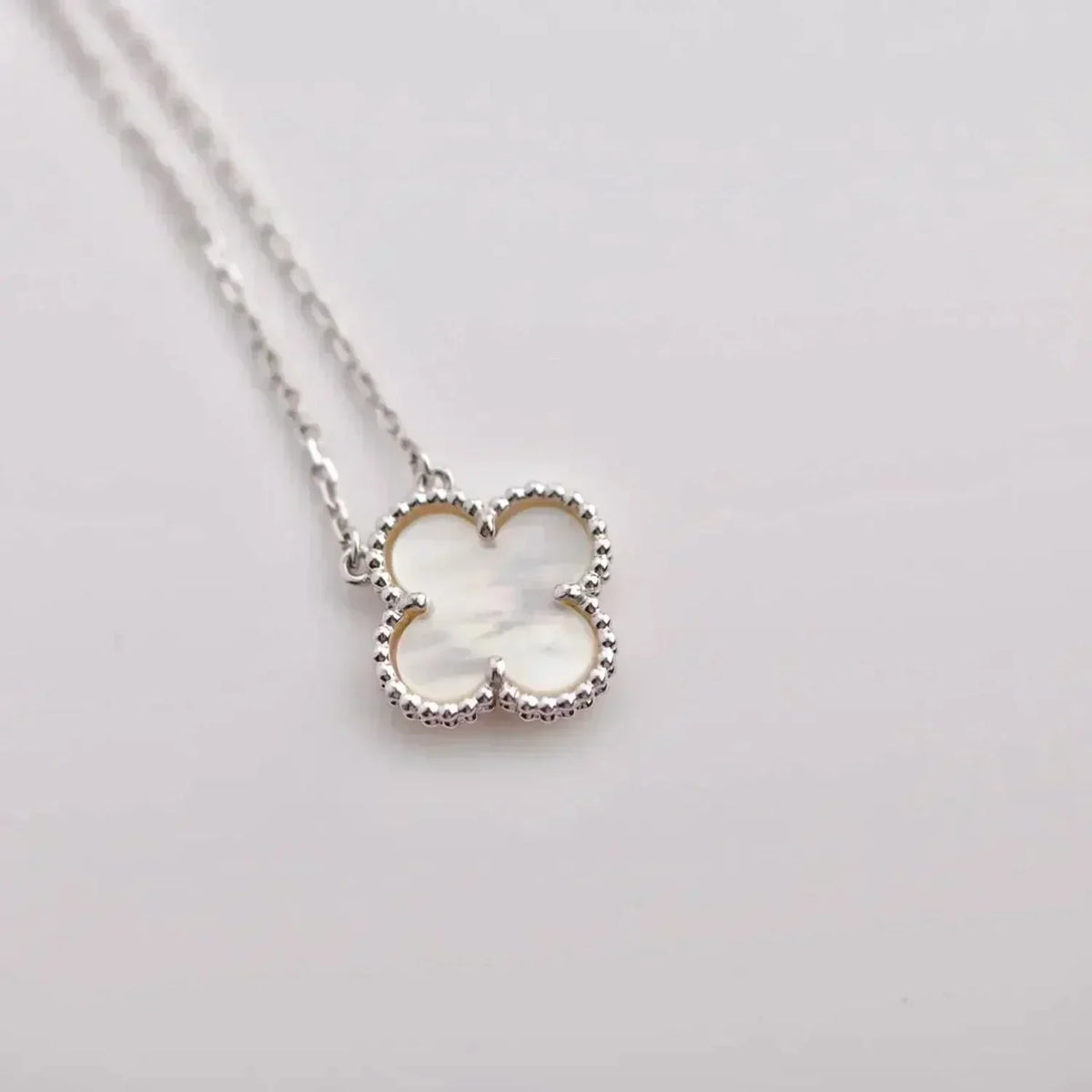 [Limara]CLOVER  15MM WHITE MOTHER-OF-PEARL SILVER