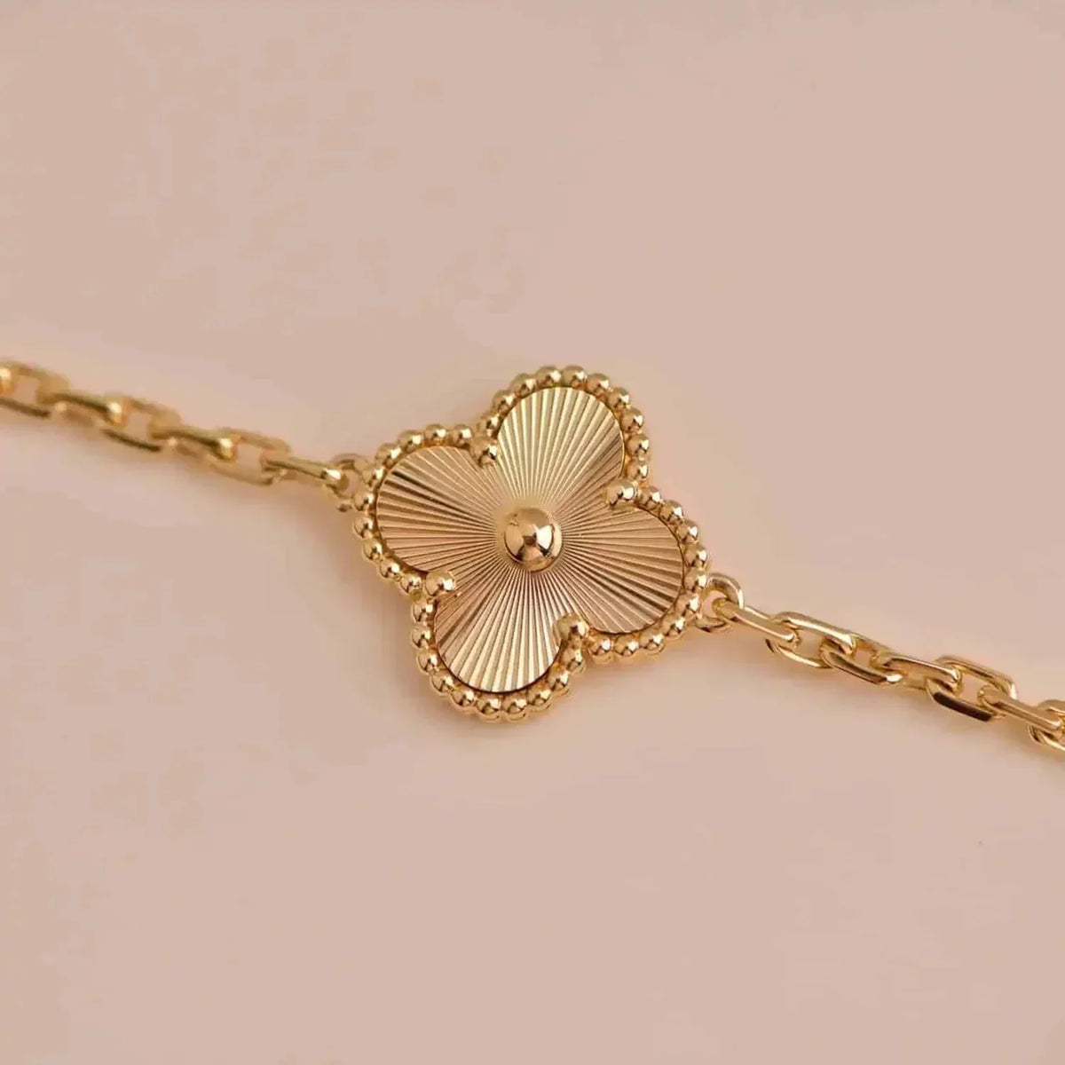 [Limara]  CLOVER 5 MOTIF LASER BRACELET COLLECTION