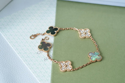 [Limara]LUCKY CLOVER 5-MOTIF BRACELET - GREY MOTHER-OF-PEARL COLLECTION