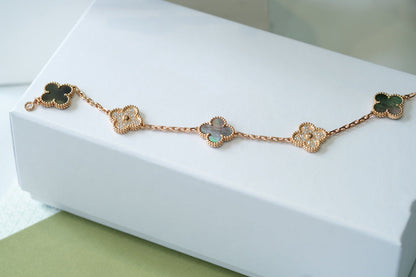 [Limara]LUCKY CLOVER 5-MOTIF BRACELET - GREY MOTHER-OF-PEARL COLLECTION