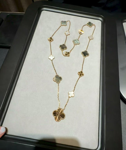 [Limara]DETACHABLE 15-MOTIF CLOVER STATEMENT SET - GREY MOTHER-OF-PEARL & LASER
