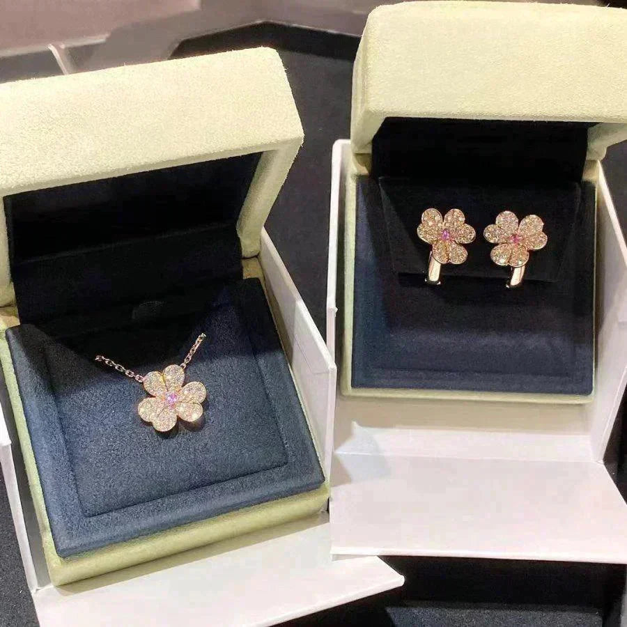 [Limara]PAVÉ DIAMOND BUTTERFLY CHARM NECKLACE