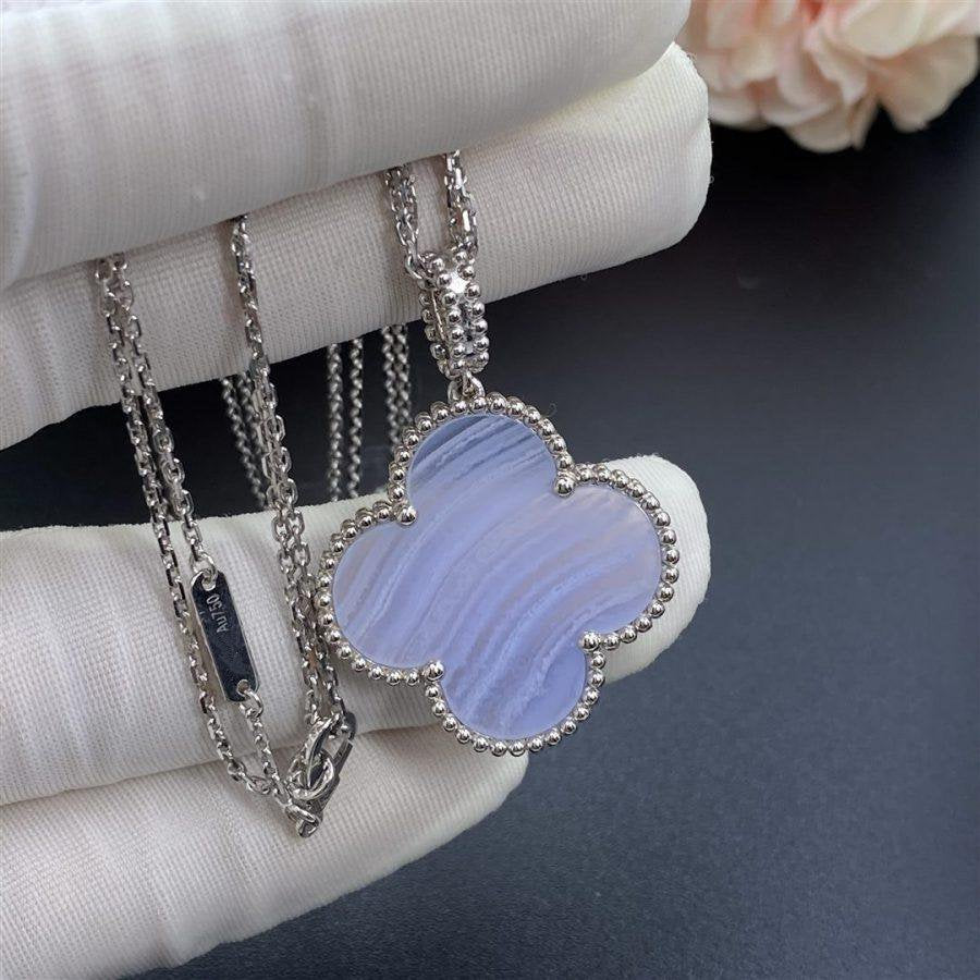 [Limara]CLOVER SILVER CHALCEDONY BIG CLOVER NECKLACE