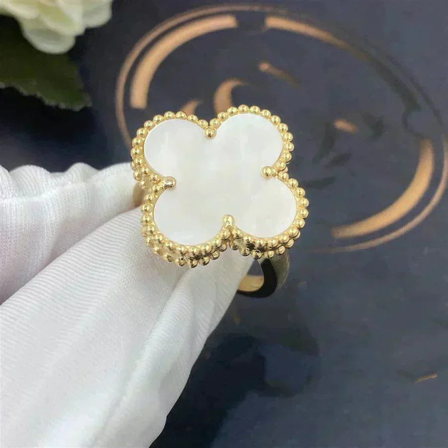 [Limara]CLOVER WHITE MOP RING