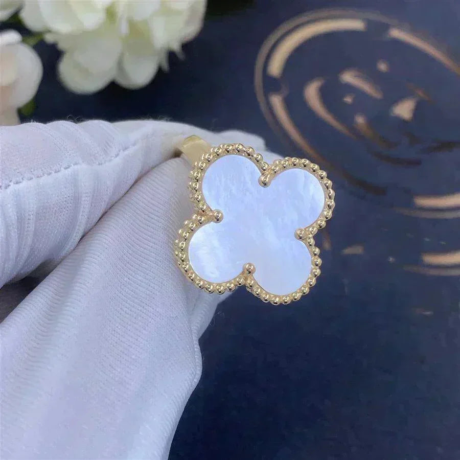 [Limara]CLOVER WHITE MOP RING