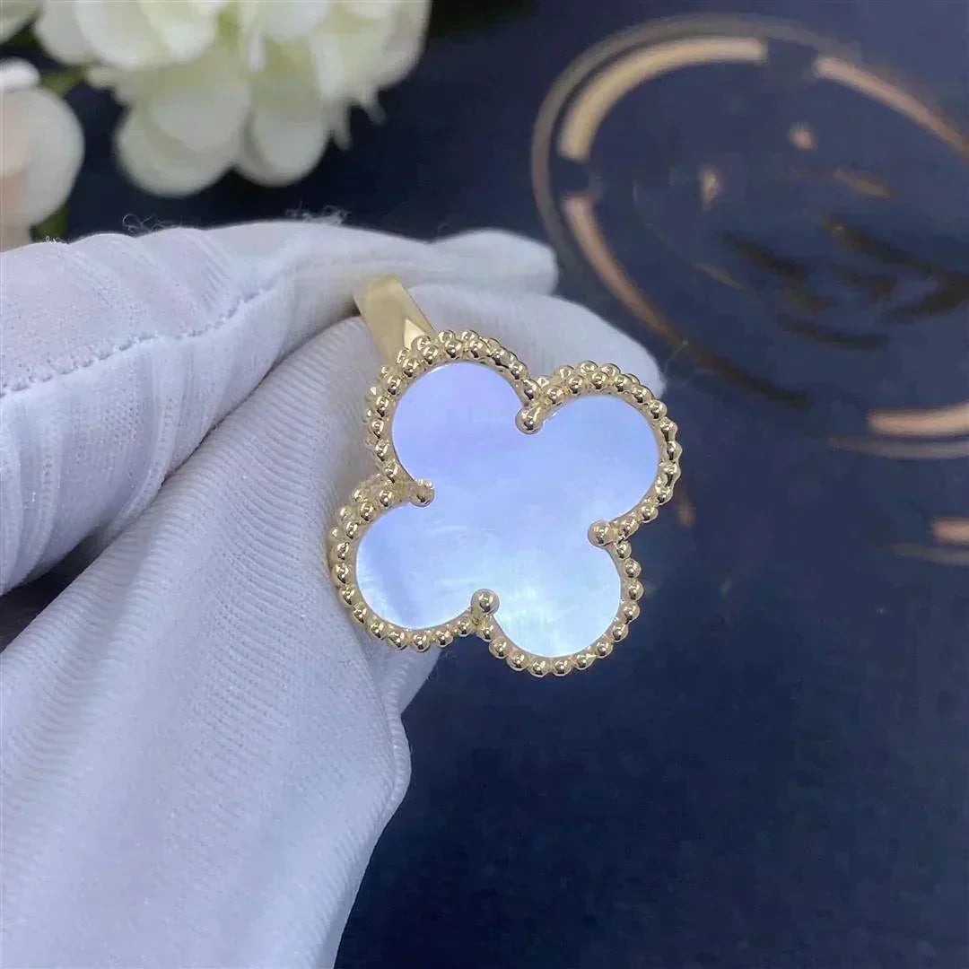 [Limara]CLOVER WHITE MOP RING