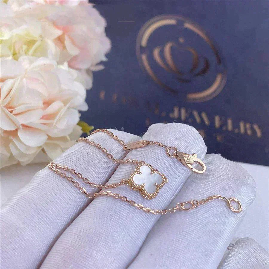 [Limara]CLOVER WHITE MOP SINGLE FLOWER BRACELET
