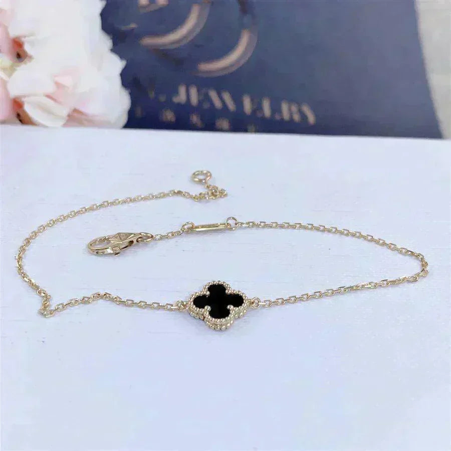 [Limara]CLOVER ONYX SINGLE FLOWER BRACELET