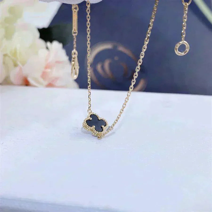 [Limara]CLOVER ONYX SINGLE FLOWER BRACELET
