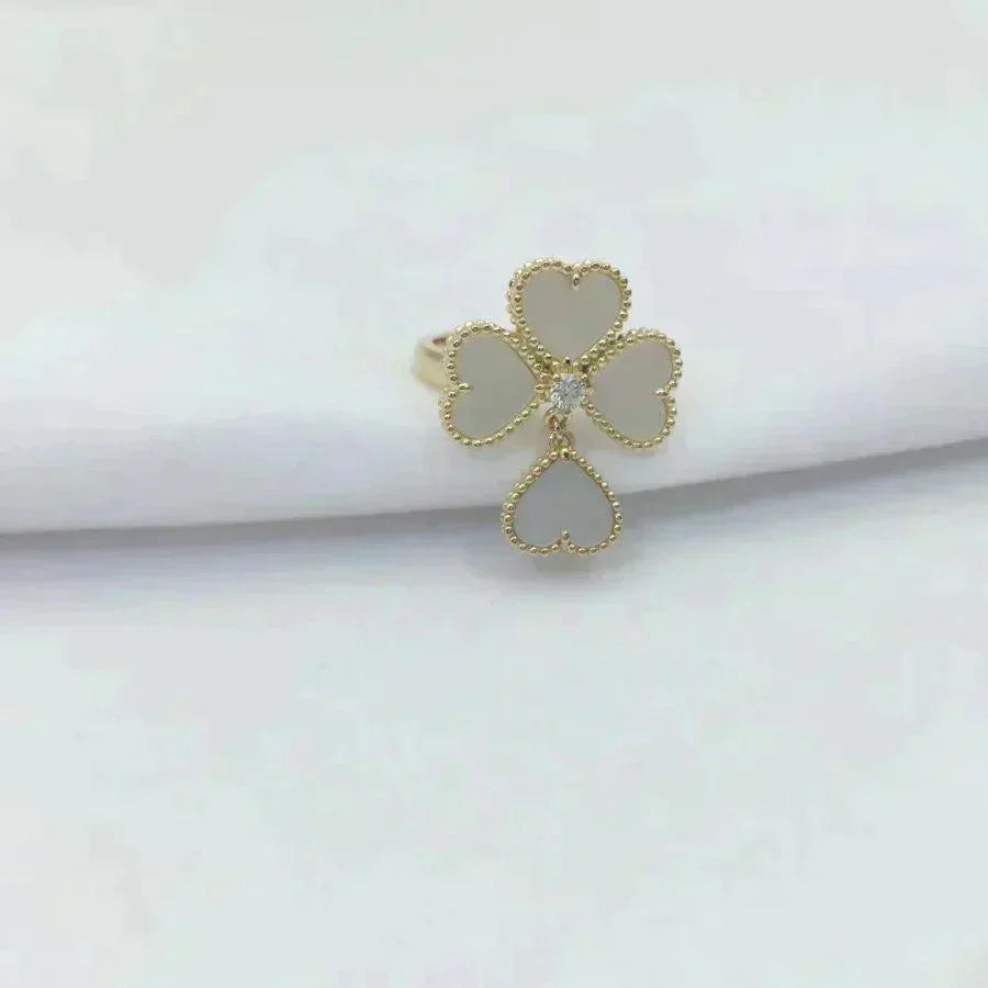 [Limara]SWEET CLOVER WHITE MOP RING