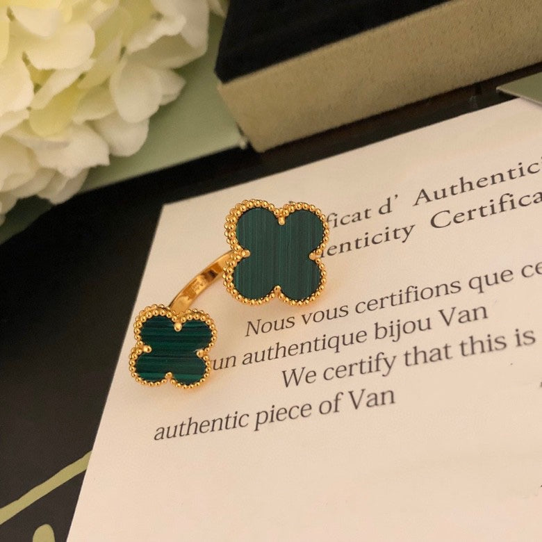 [Limara]CLOVER BETWEEN THE FINGER RING