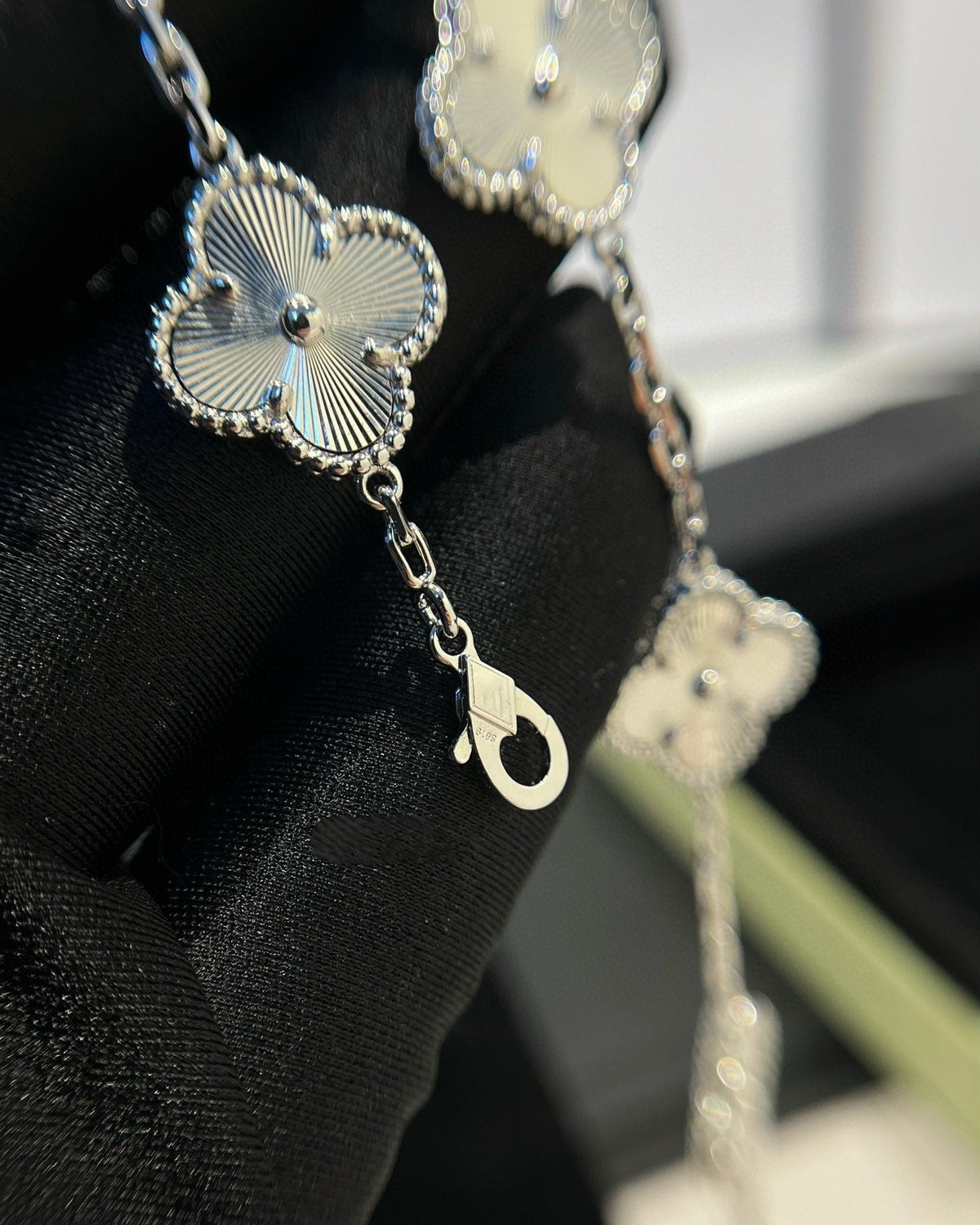 [Limara]LUCKY CLOVER 5-MOTIF BRACELET - LASER COLLECTION